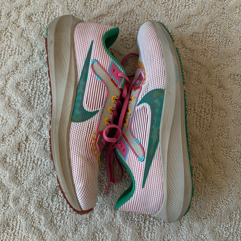 Nike Men's Air Zoom Pegasus 40 La Familia Shoes